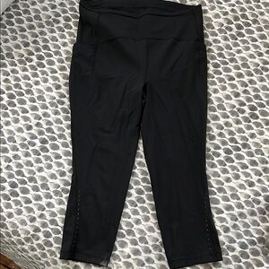 Lululemon black cropped women’s leggings